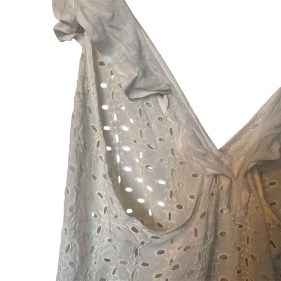 Free People Women's Ivory Eyelet Ruffle V-Neck Blouse Size Small - Picture 7 of 10